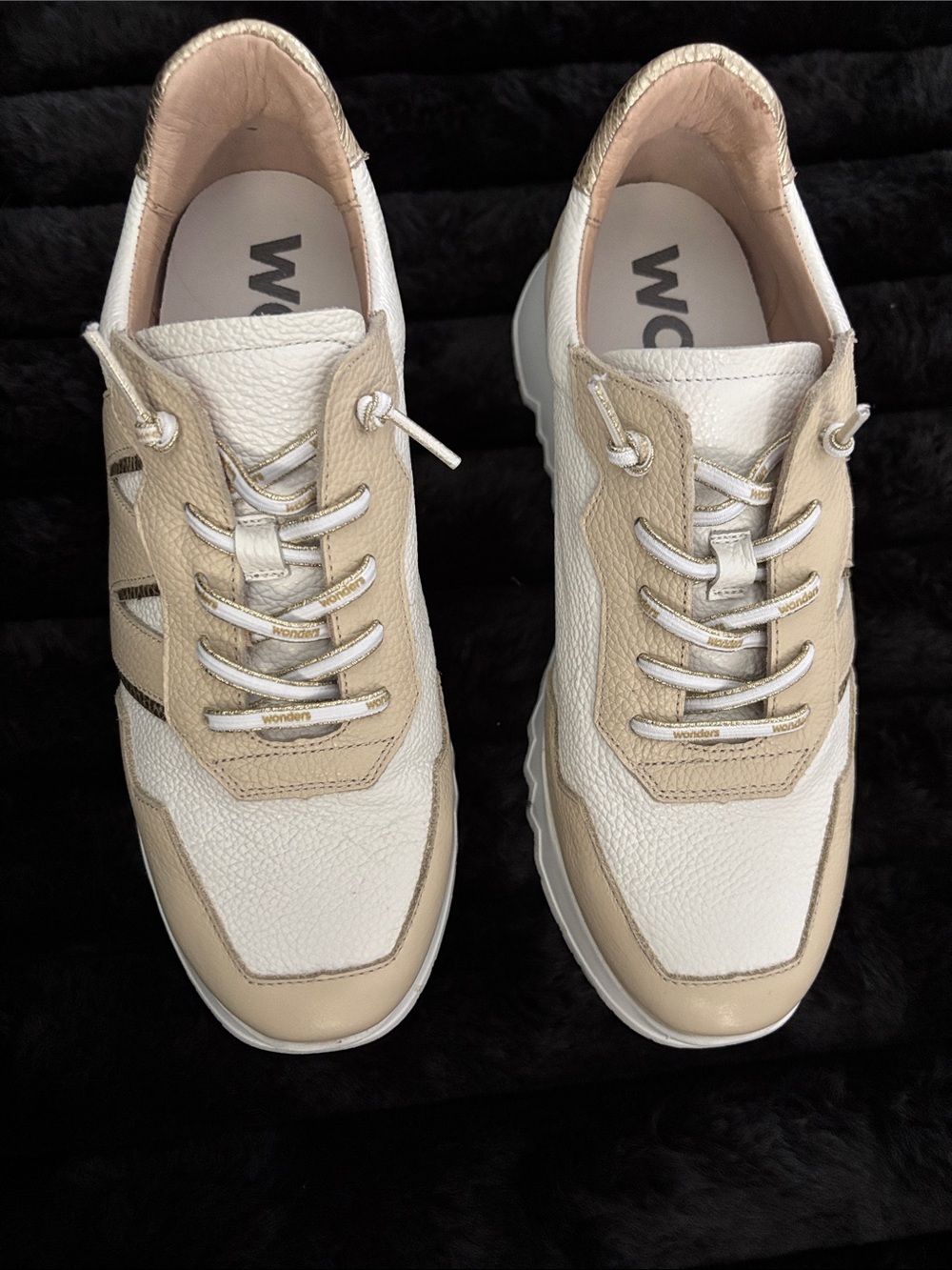 Wonders Women's Cream & Beige Leather Sneakers